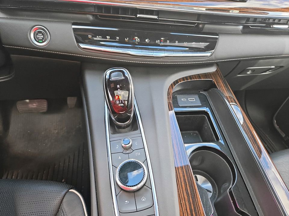 Used 2023 Cadillac Escalade ESV Premium Luxury AWD/4WD image 26