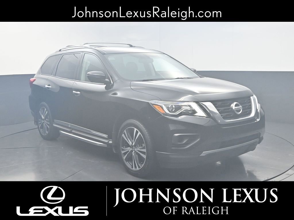 Used 2020 Nissan Pathfinder Platinum image 3