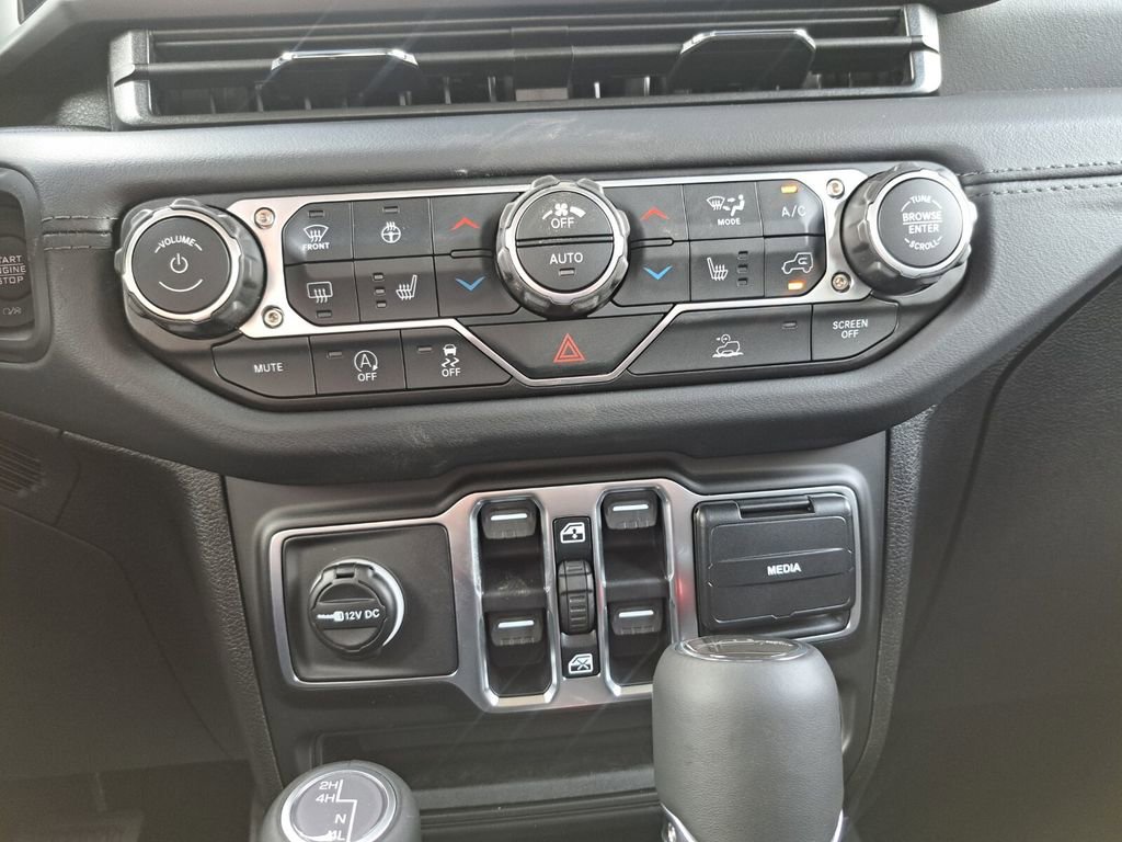 New 2026 Jeep Gladiator Sport AWD/4WD image 13