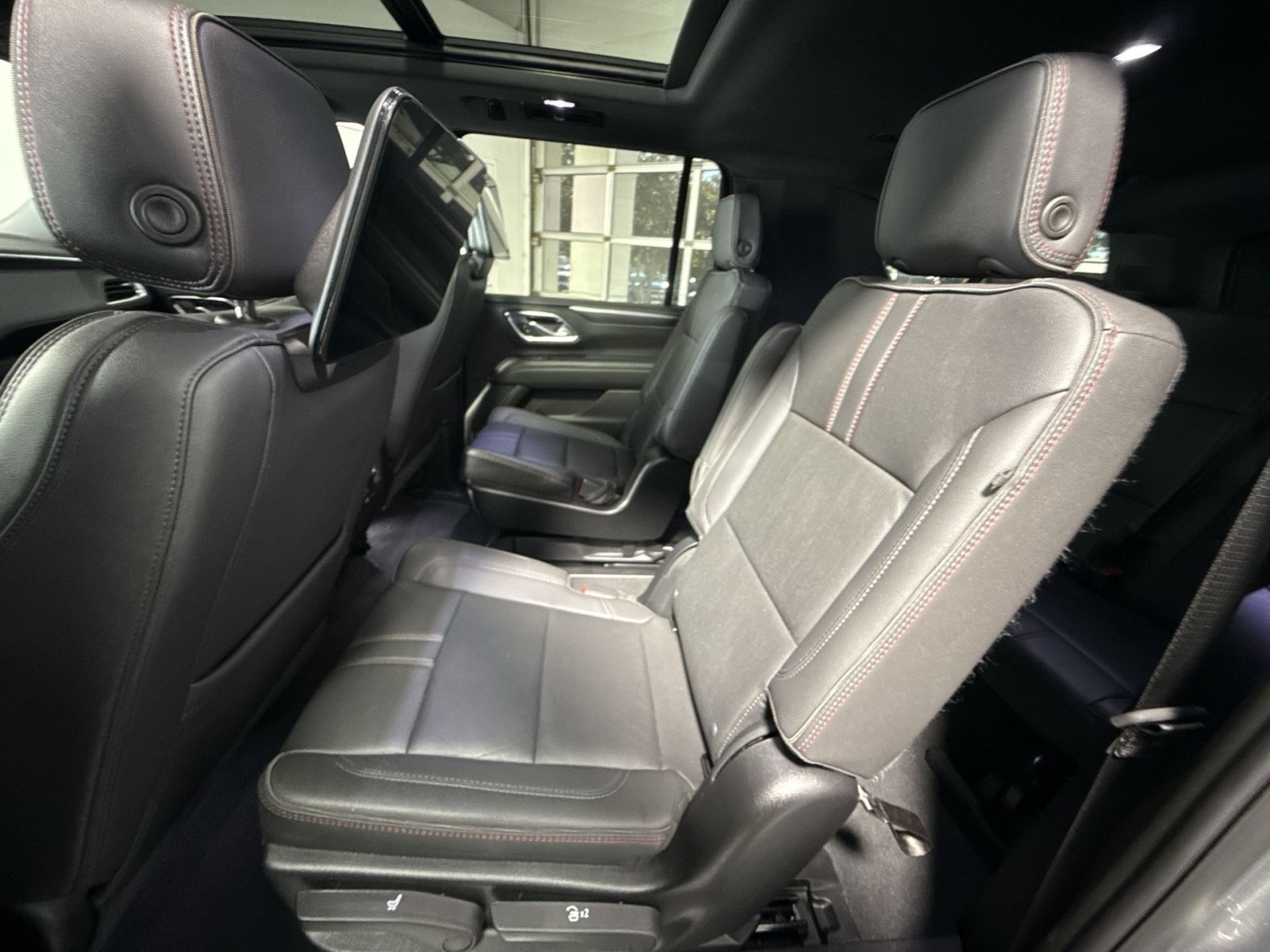 Used 2024 Chevrolet Suburban RST w/ Luxury Package AWD/4WD image 26