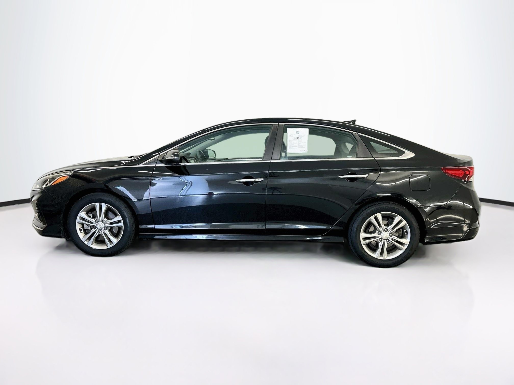 Used 2018 Hyundai Sonata SEL w/ Tech Package 02 FWD image 4