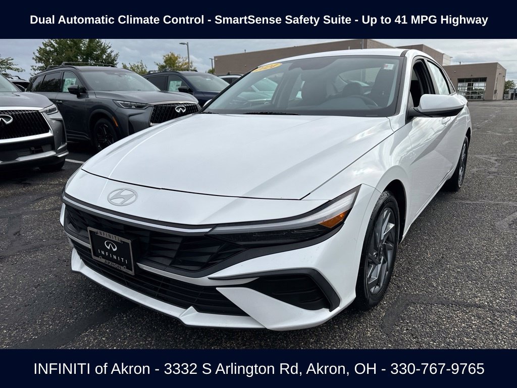 Used 2024 Hyundai Elantra SEL FWD image 1