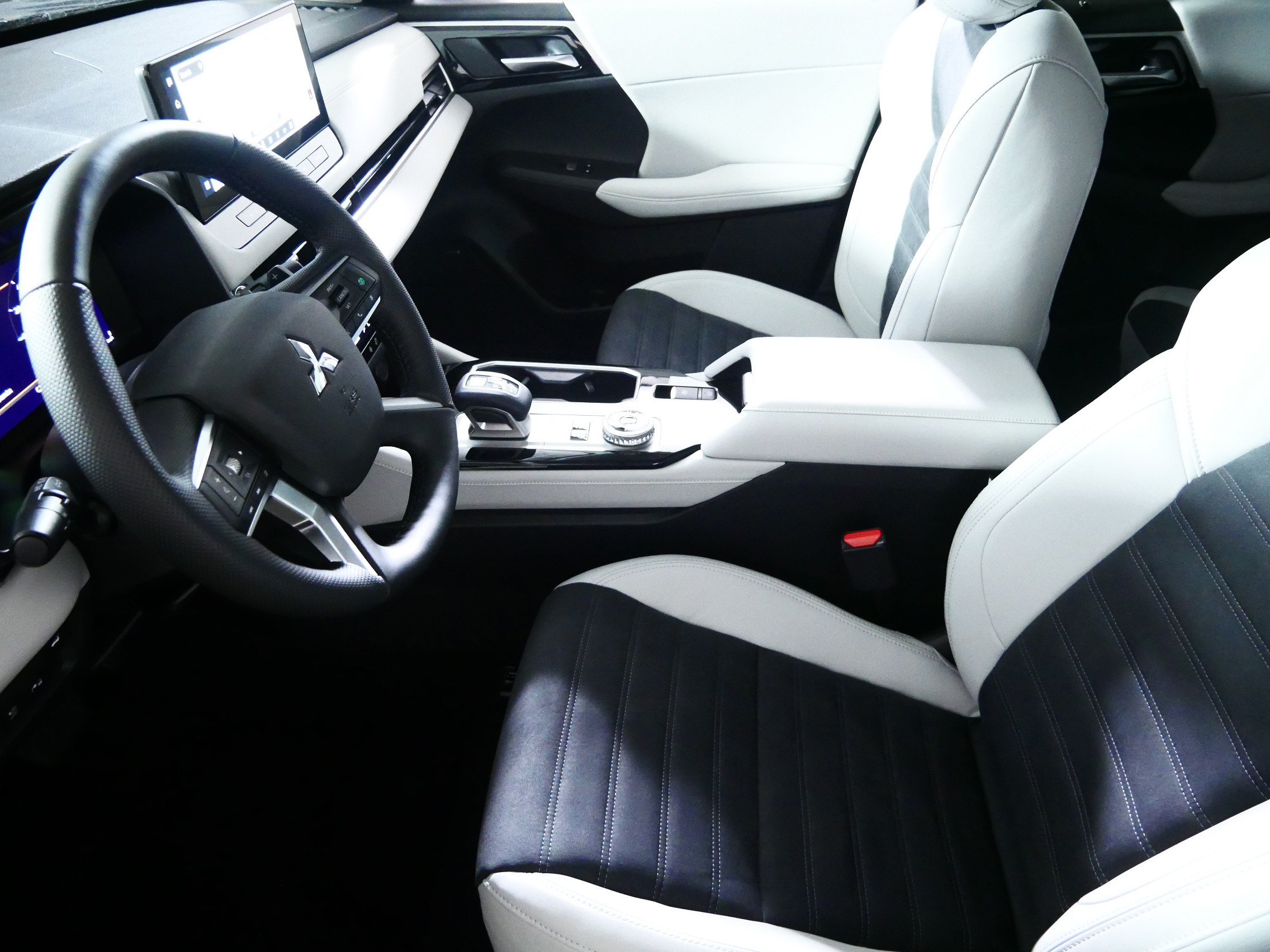 New 2026 Mitsubishi Outlander SE AWD/4WD image 4