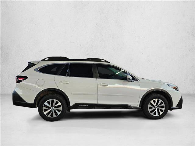 Used 2022 Subaru Outback Premium image 4