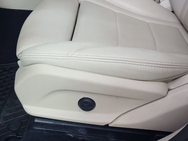 Used 2019 Mercedes-Benz GLC 350e 4MATIC image 24