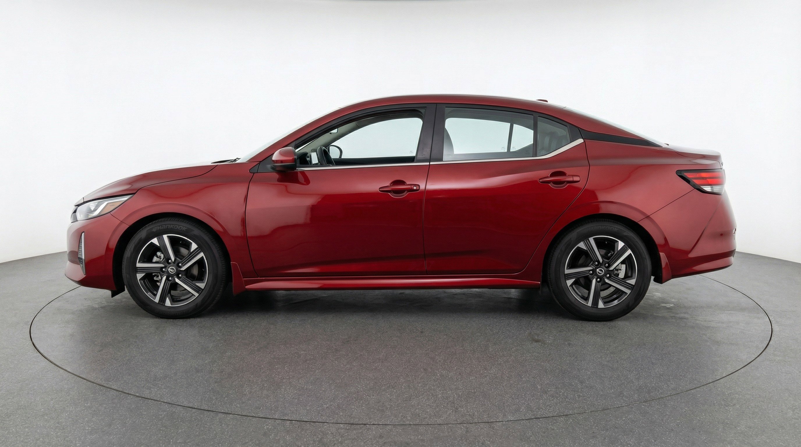 Used 2025 Nissan Sentra SV FWD image 5