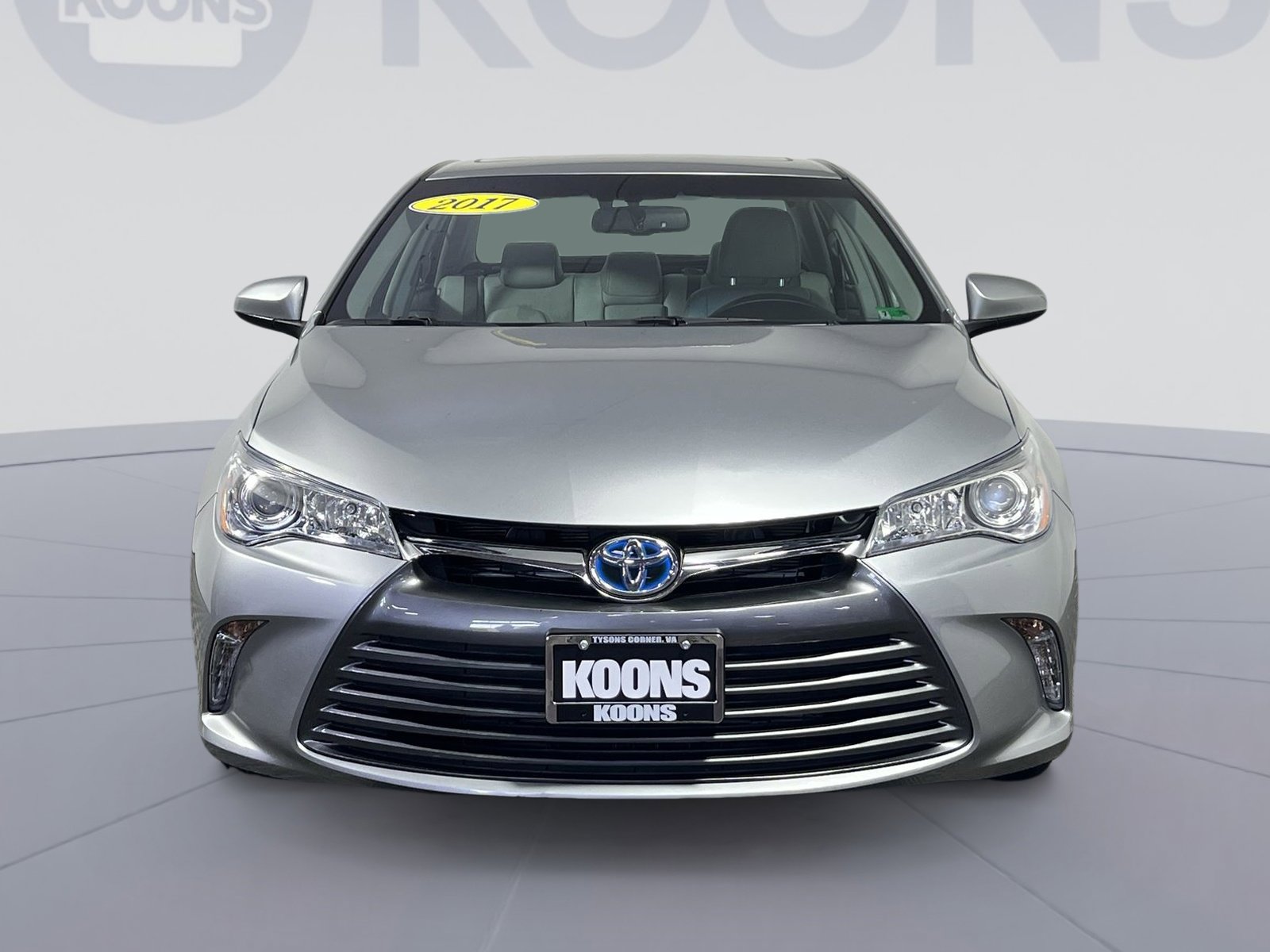 Used 2017 Toyota Camry XLE w/ Moonroof Package FWD image 4