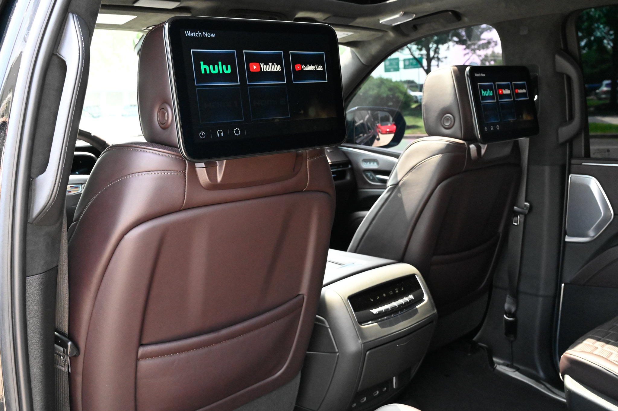 Used 2023 Cadillac Escalade ESV Sport Platinum w/ LPO, ONYX Package AWD/4WD image 36