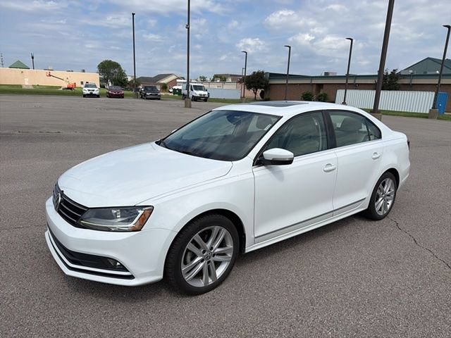 Used 2017 Volkswagen Jetta SEL FWD image 2