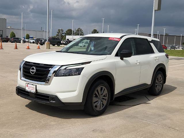 Certified 2025 Nissan Pathfinder S FWD image 3