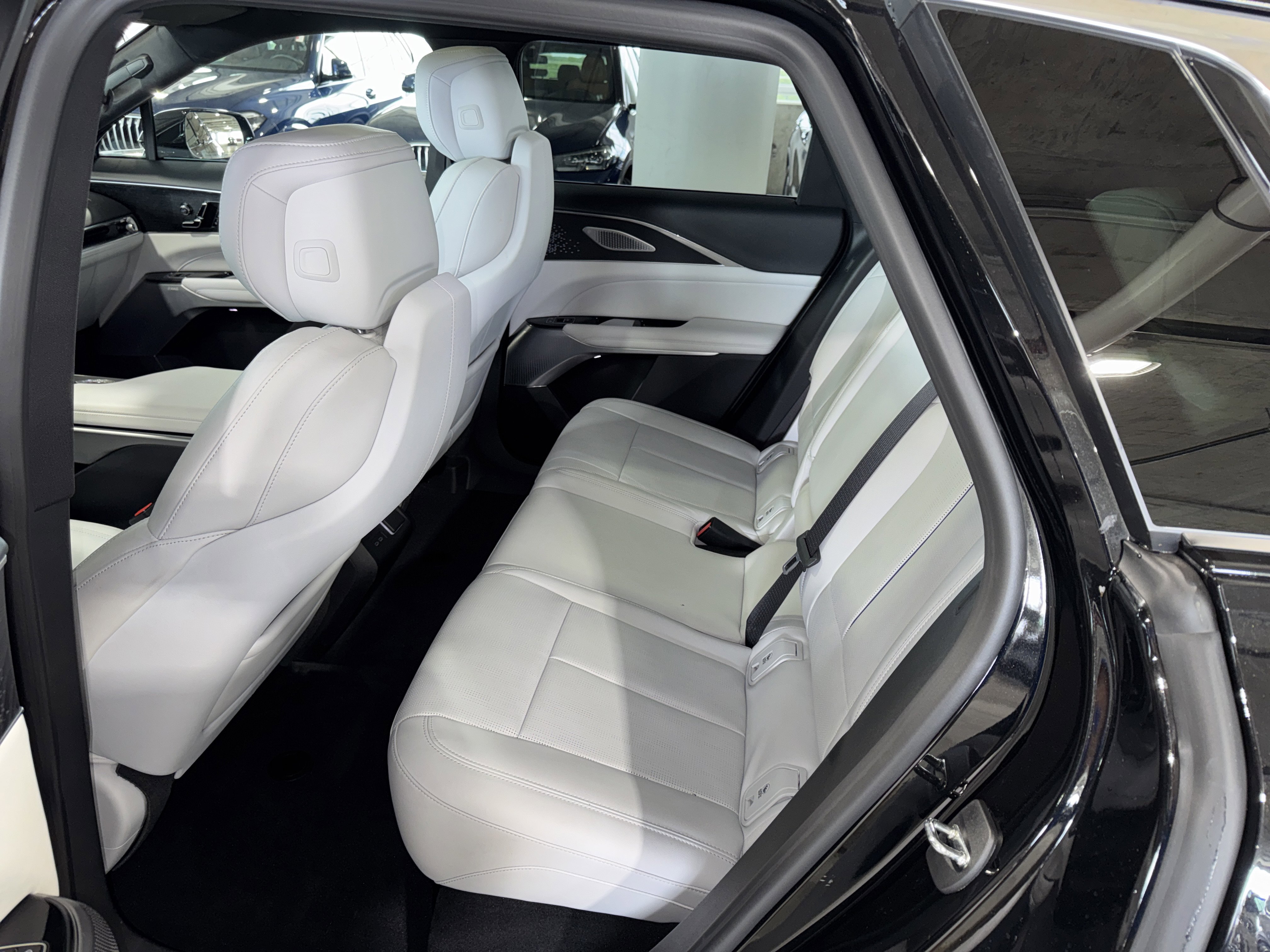 Used 2023 Cadillac Lyriq 2WD image 15