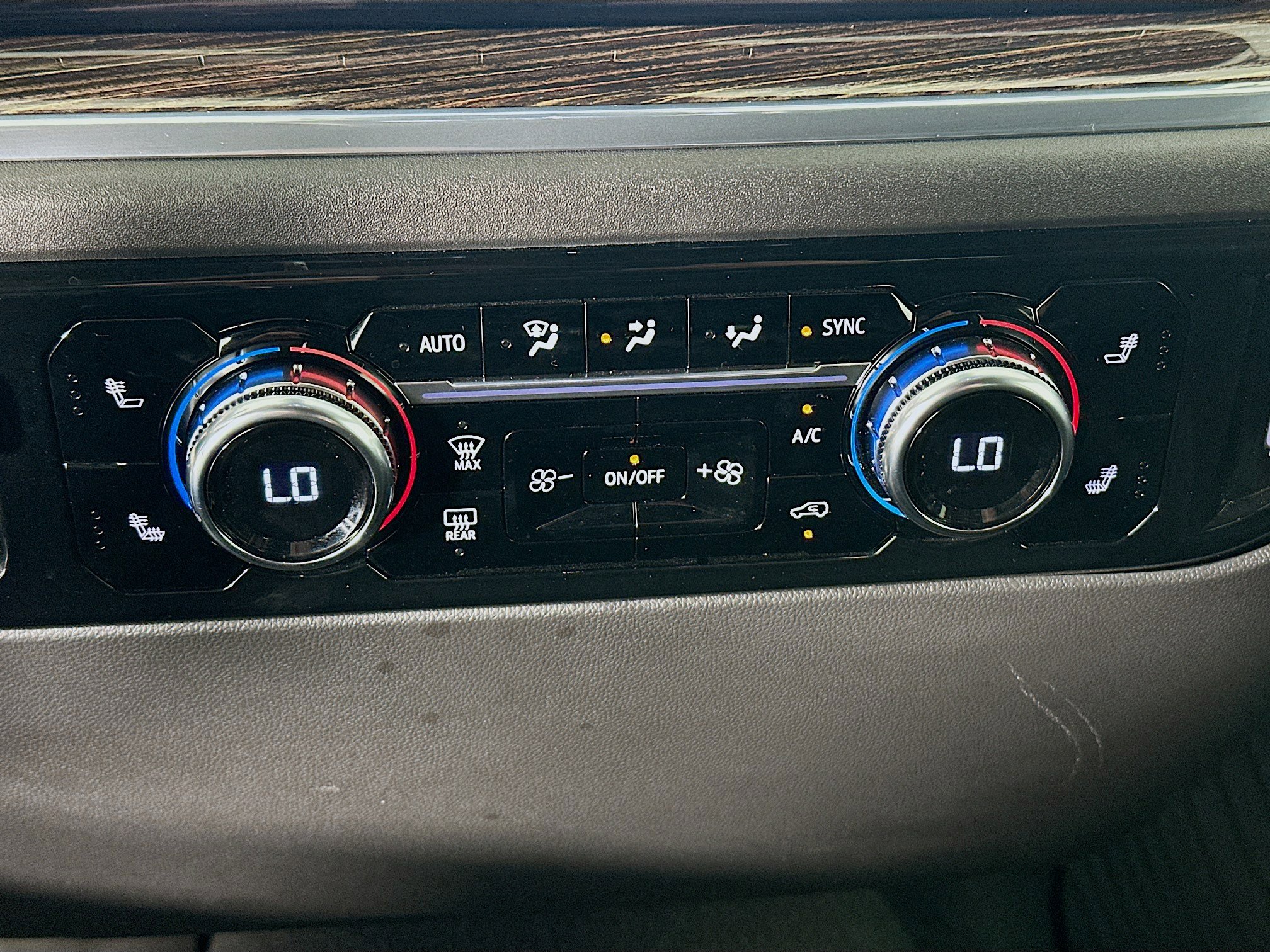 Used 2024 GMC Sierra 1500 Elevation image 23
