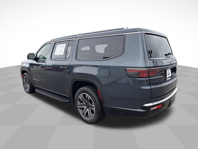 Used 2024 Jeep Wagoneer L Series II RWD image 8