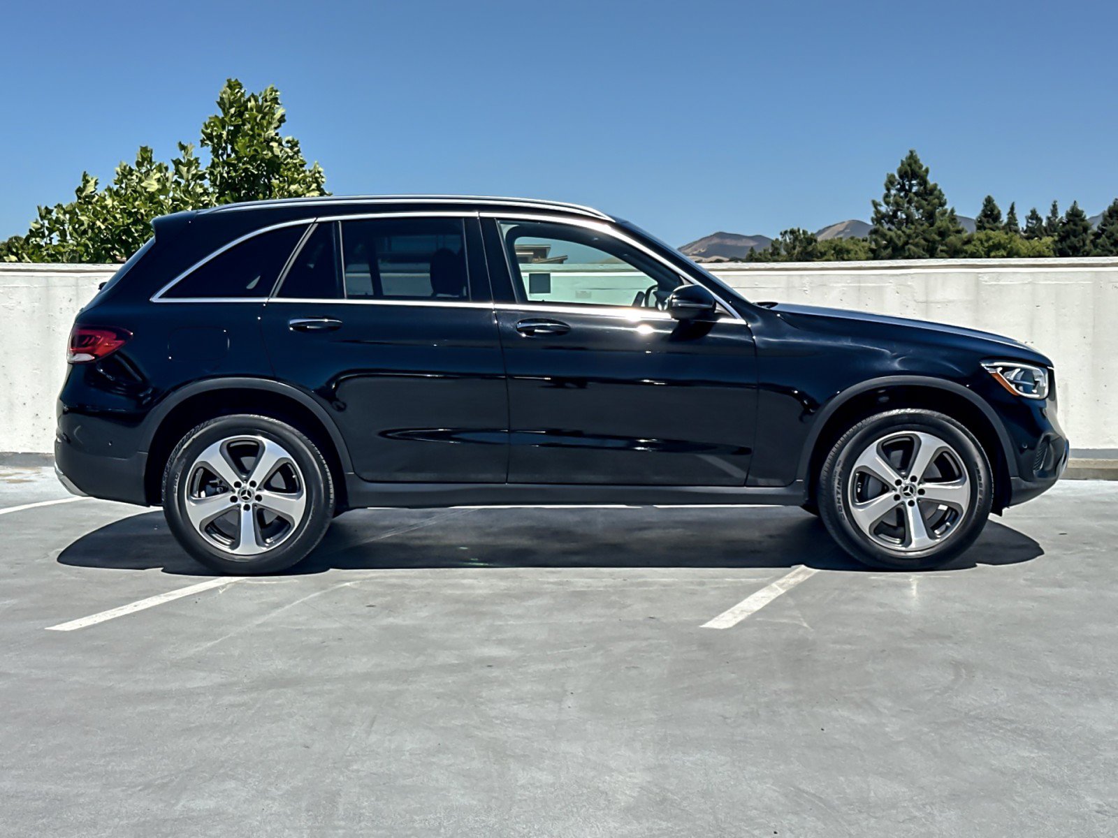 Used 2022 Mercedes-Benz GLC 300 4MATIC image 9
