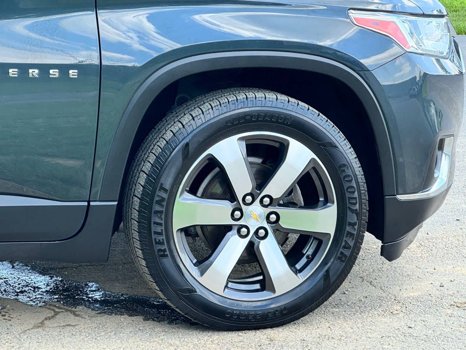Used 2019 Chevrolet Traverse LT w/ LT Premium Package FWD image 7