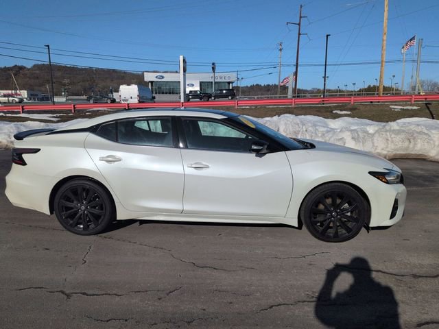 Used 2022 Nissan Maxima SR w/ Sport Mat Group image 2