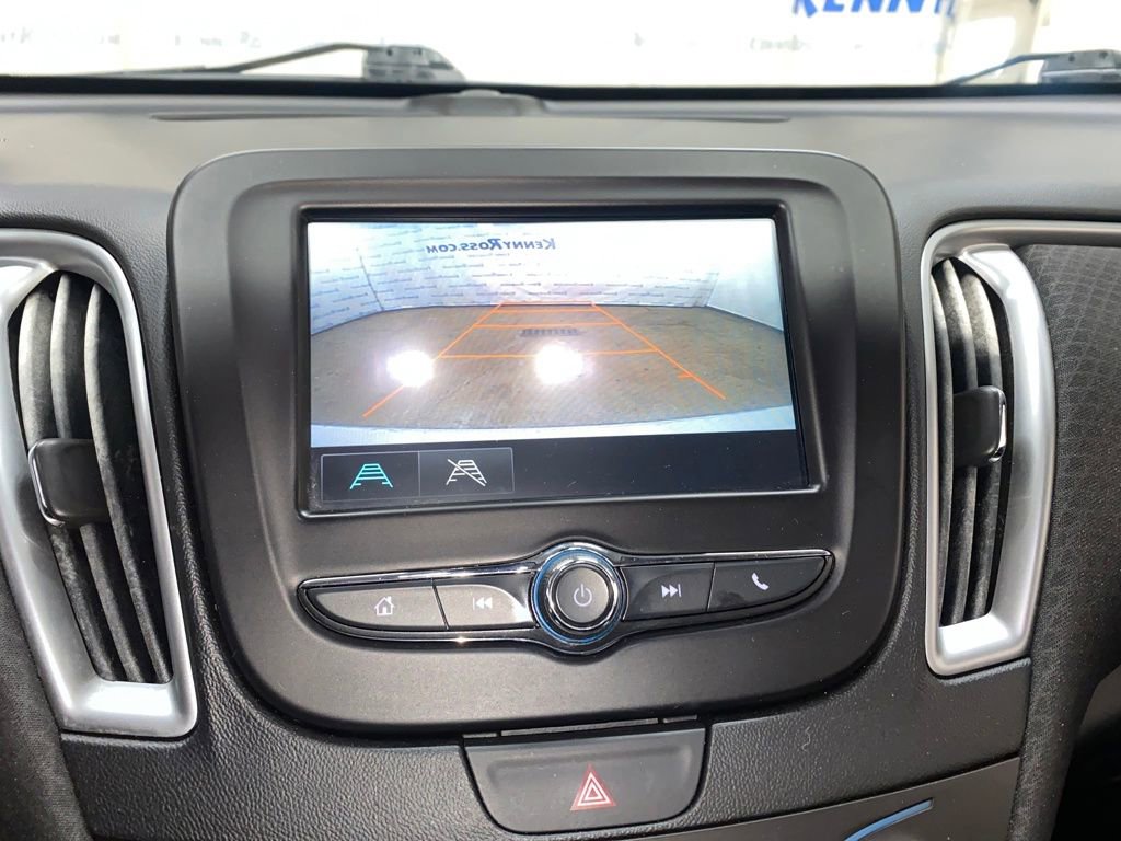 Used 2018 Chevrolet Malibu LS image 19