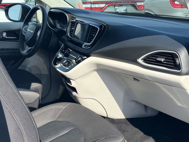 Used 2023 Chrysler Voyager LX FWD image 24