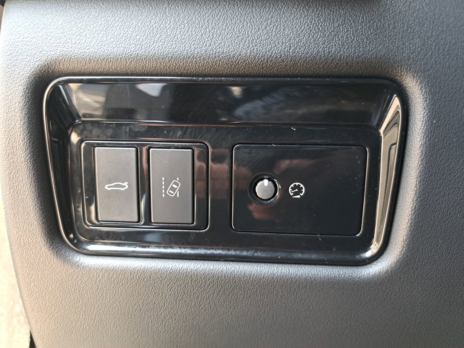 Used 2019 Jaguar XF Prestige image 29