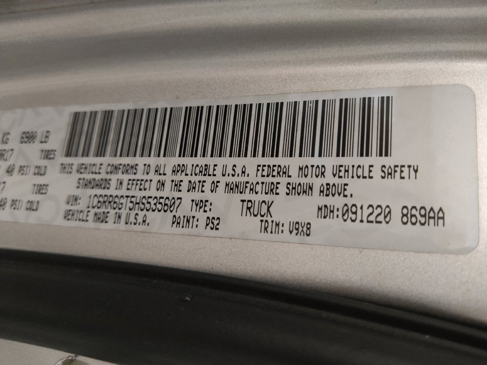 Used 2017 RAM 1500 Classic SLT RWD image 33