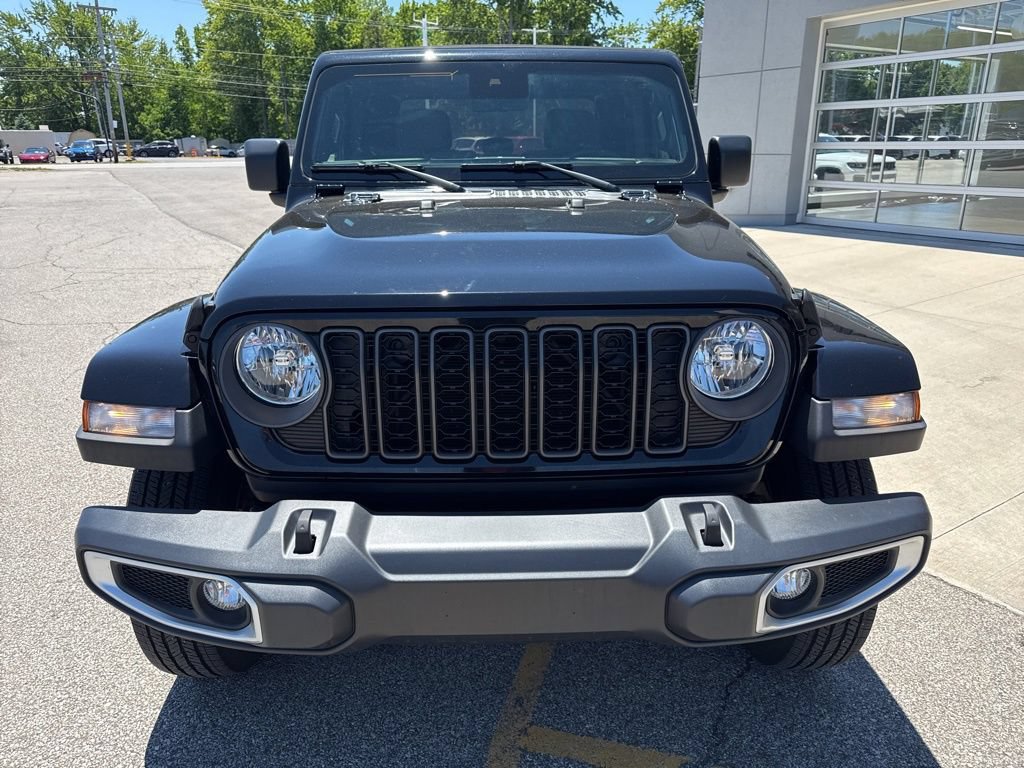 Used 2024 Jeep Gladiator Sport AWD/4WD image 14