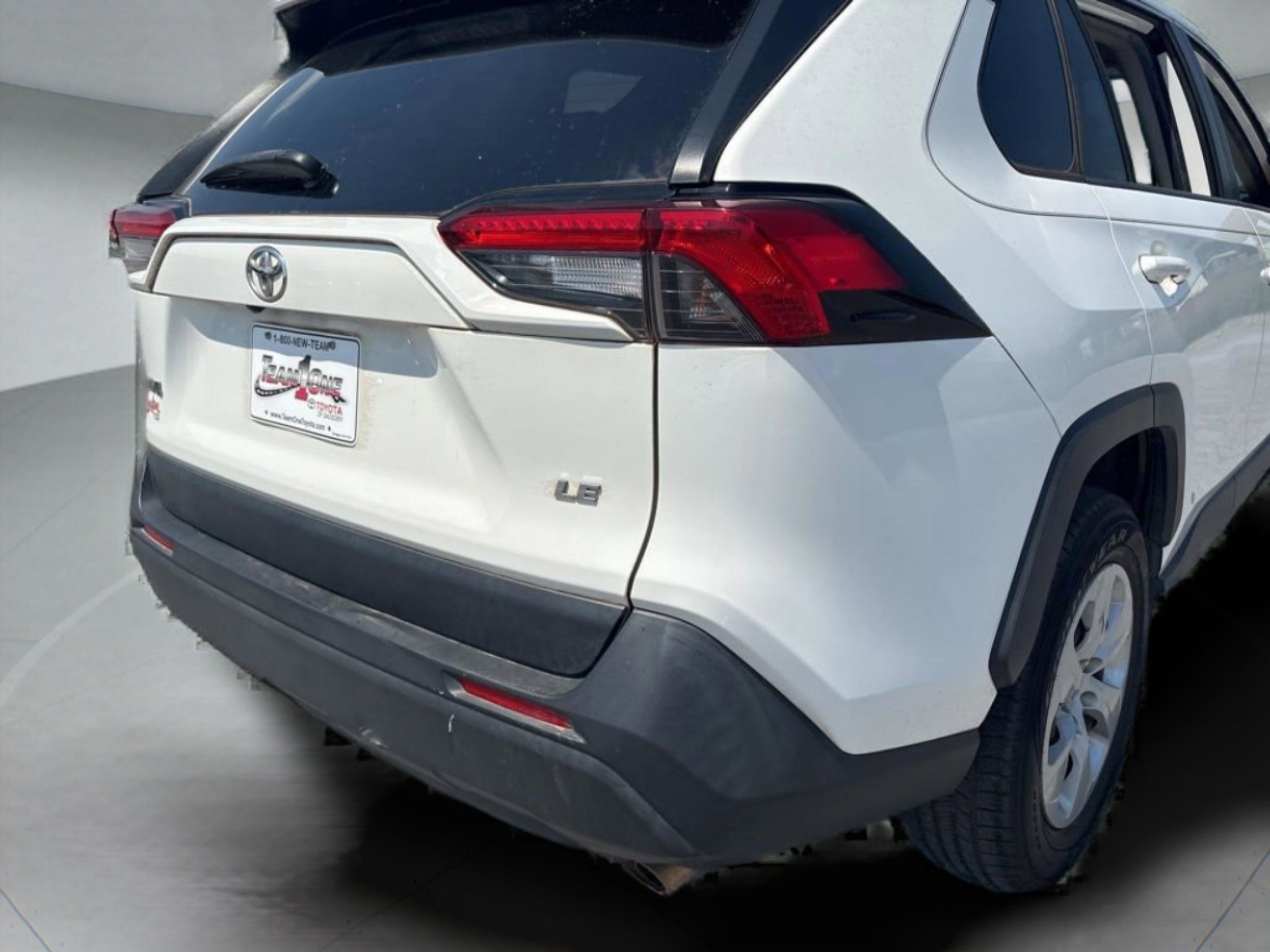 Used 2019 Toyota RAV4 LE FWD image 37