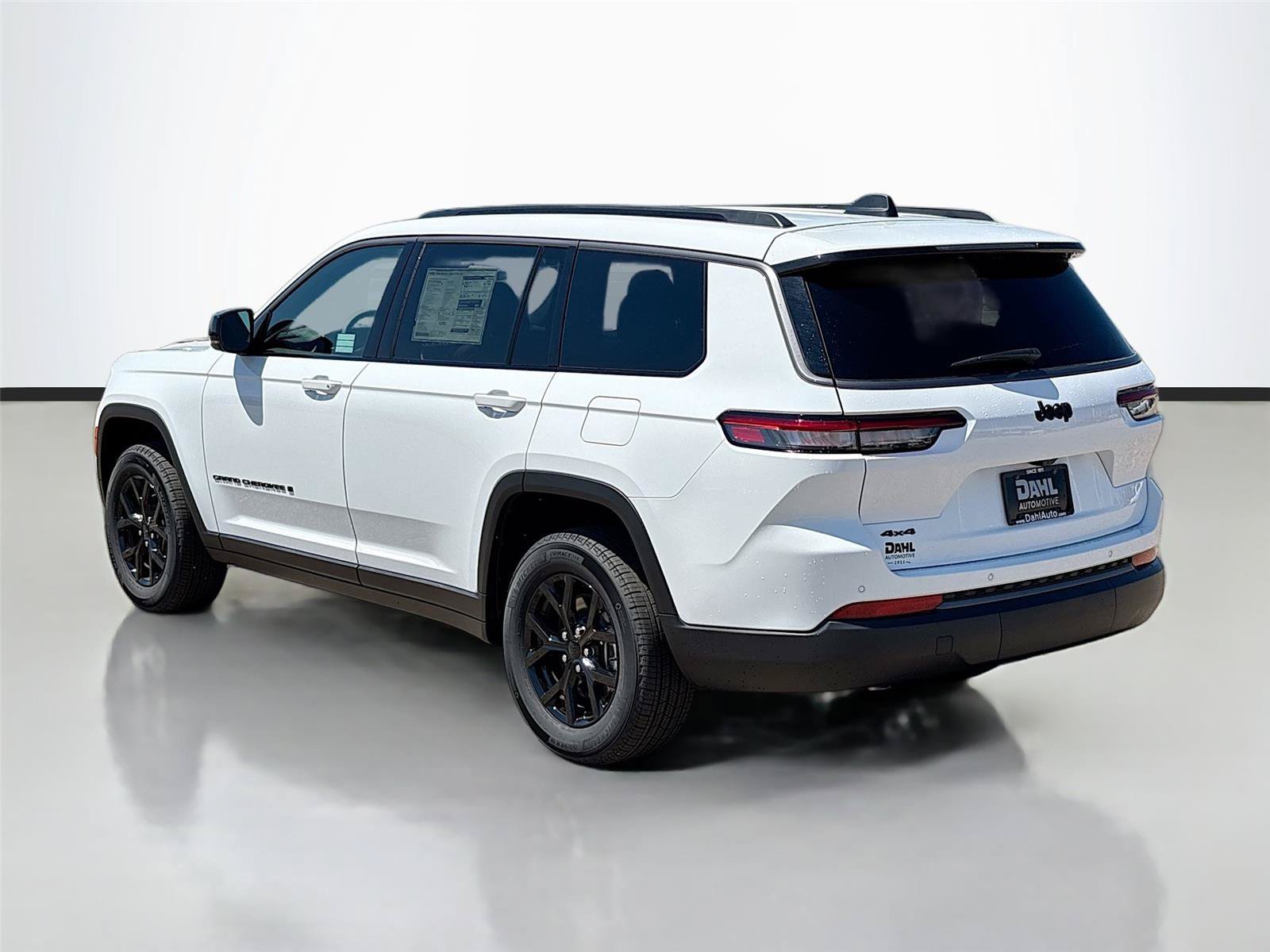 New 2026 Jeep Grand Cherokee L 4WD image 10