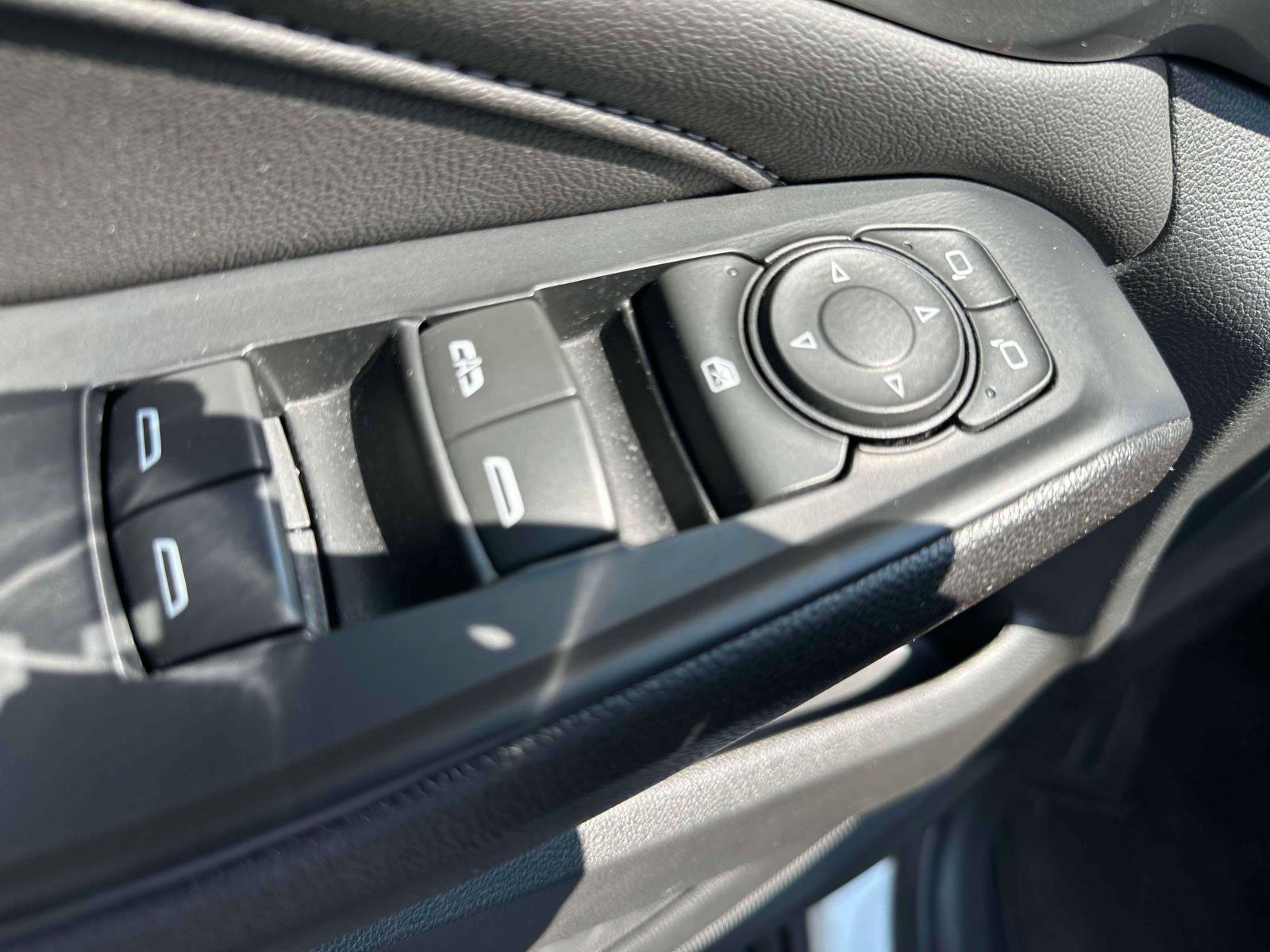 Used 2023 Chevrolet Traverse LT image 17