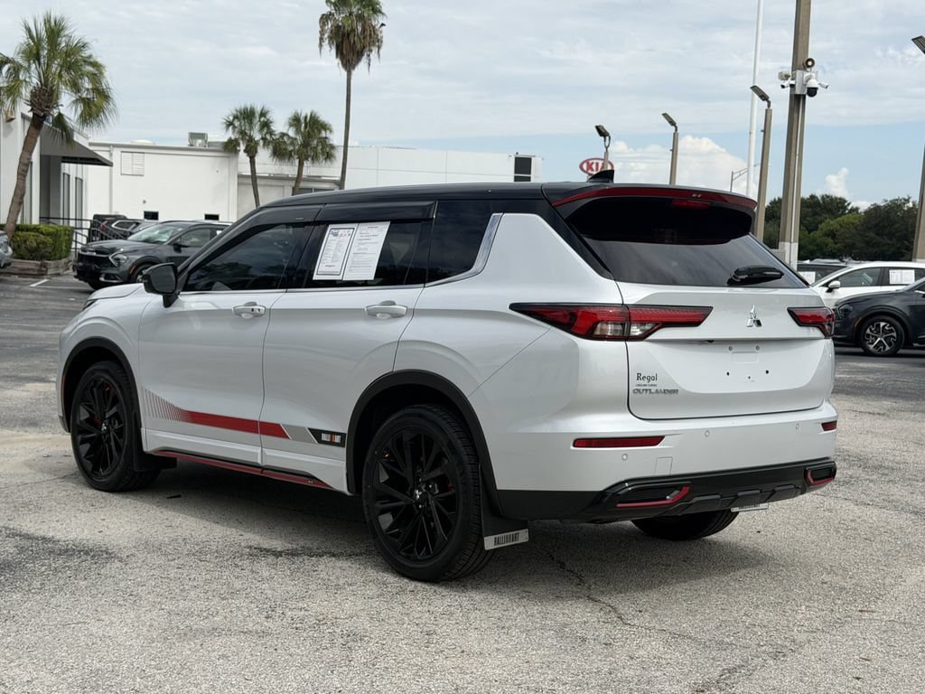 Used 2023 Mitsubishi Outlander SE AWD/4WD image 6