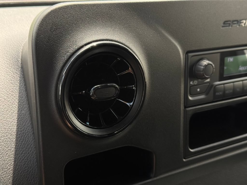 Used 2025 Mercedes-Benz Sprinter 2500 image 24