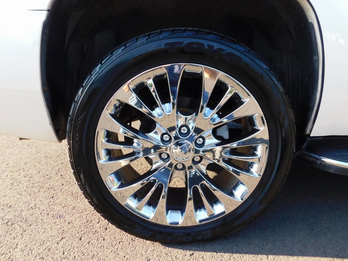 Used 2007 Cadillac Escalade AWD w/ Information Package image 22