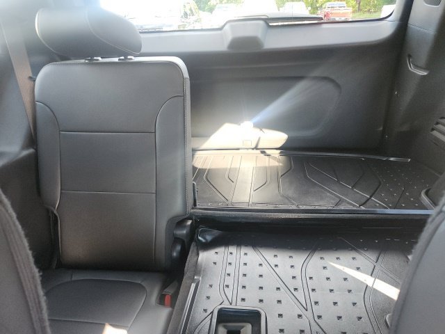 Certified 2023 Chevrolet Traverse LT w/ LT Premium Package AWD/4WD image 33