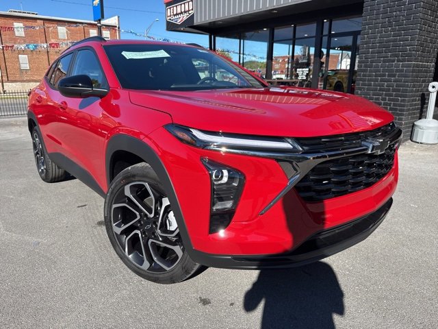 New 2026 Chevrolet Trax RS w/ Sunroof Package image 3