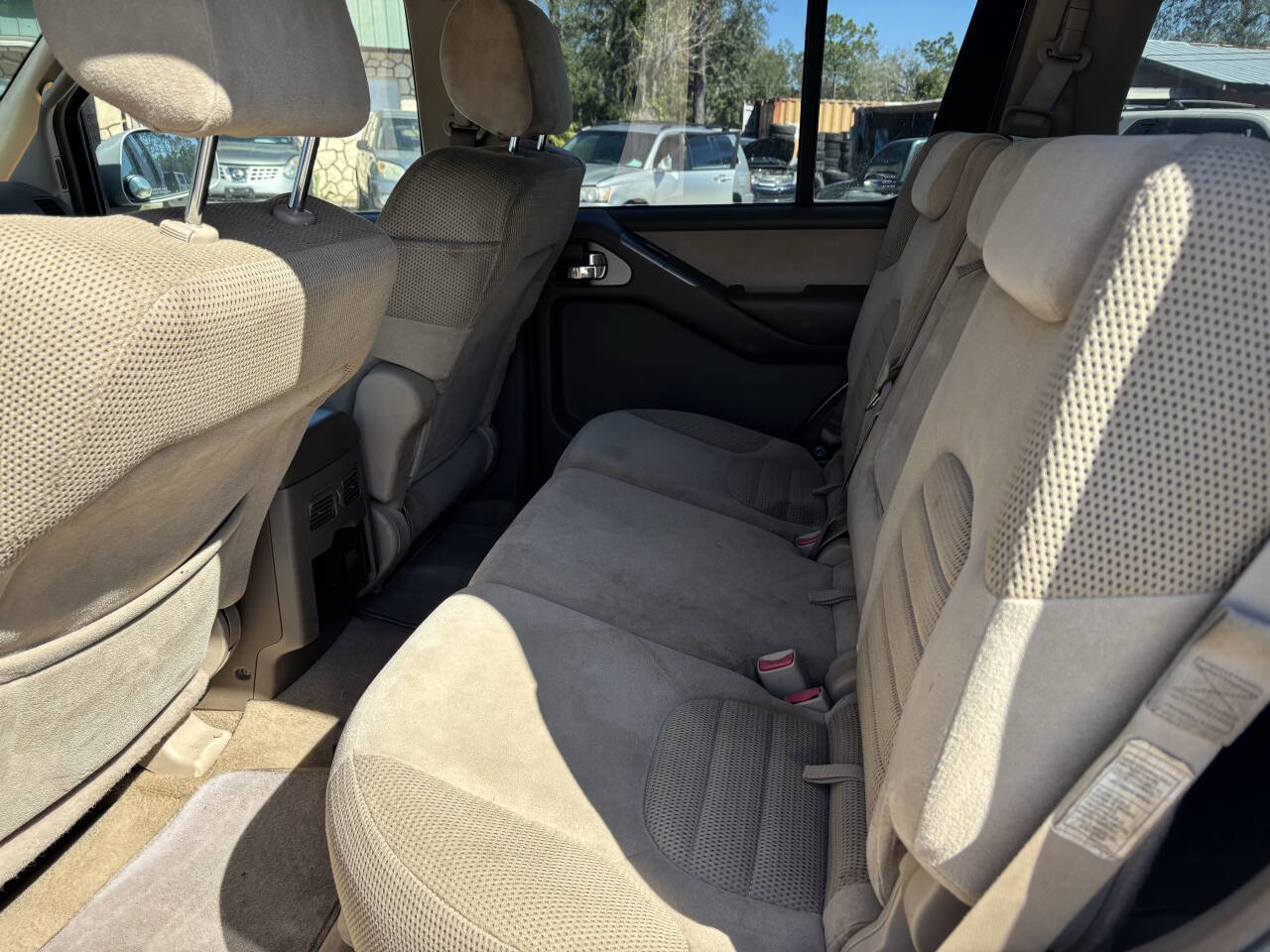 Used 2007 Nissan Pathfinder SE image 12