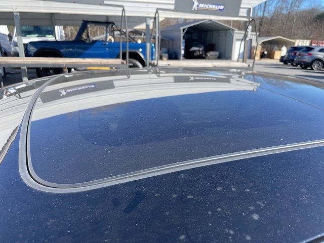 Used 2019 Volvo S60 T5 R-Design image 5