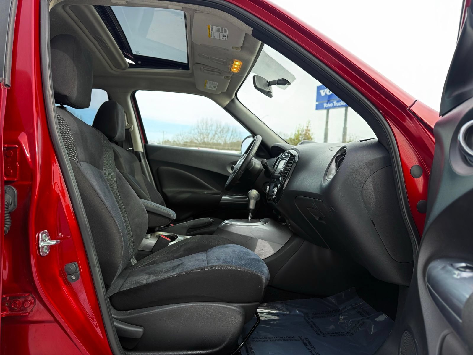 Used 2014 Nissan Juke SV w/ Navigation Package AWD/4WD image 22