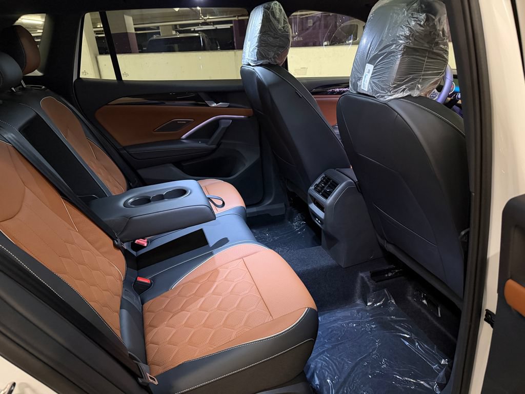 New 2026 Volkswagen Tiguan SEL R-Line AWD/4WD image 25