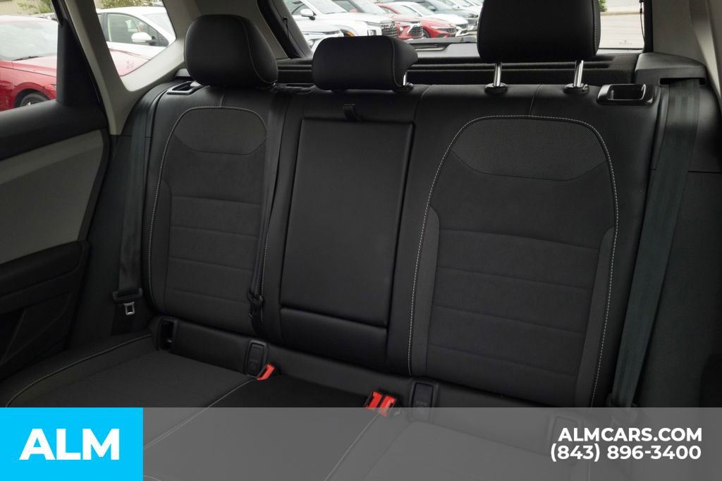 Used 2022 Volkswagen Taos SE image 17