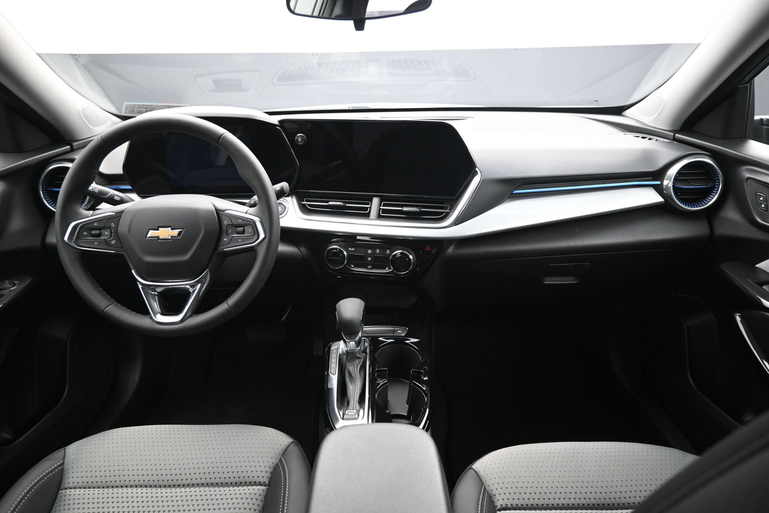 New 2026 Chevrolet Trax LT w/ Driver Confidence Package FWD image 22
