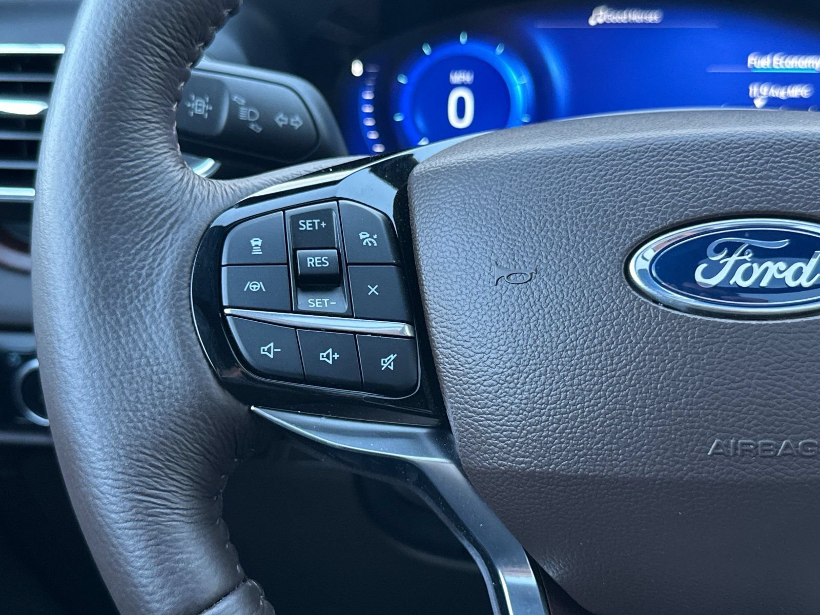 New 2024 Ford Explorer King Ranch w/ Technology Package RWD image 28