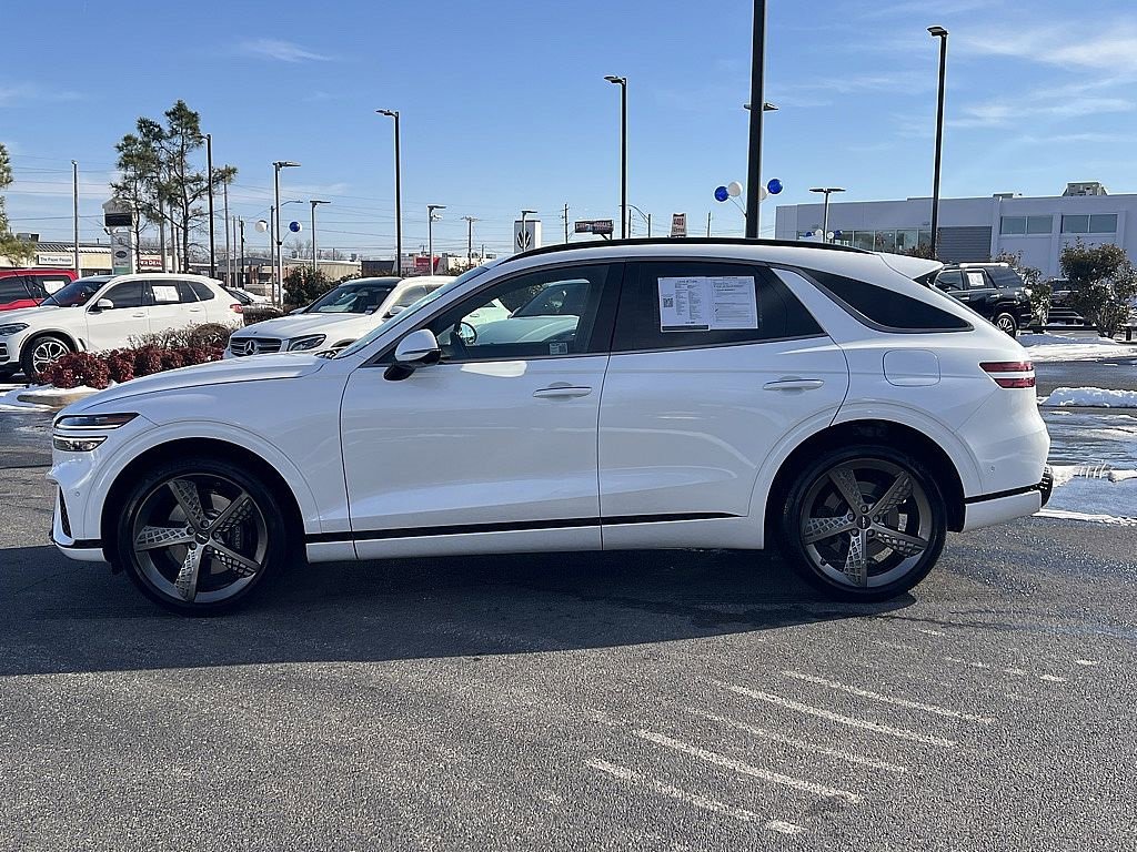 Used 2023 Genesis GV70 2.5T w/ Sport Prestige Package image 6