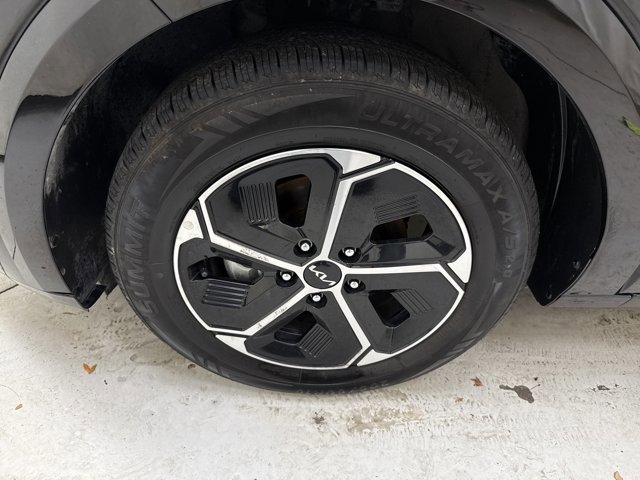 Used 2023 Kia Niro SX image 34