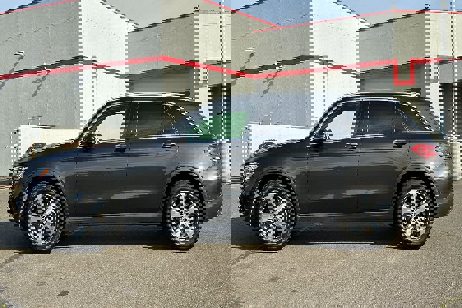 Used 2022 Mercedes-Benz GLC 300 image 9