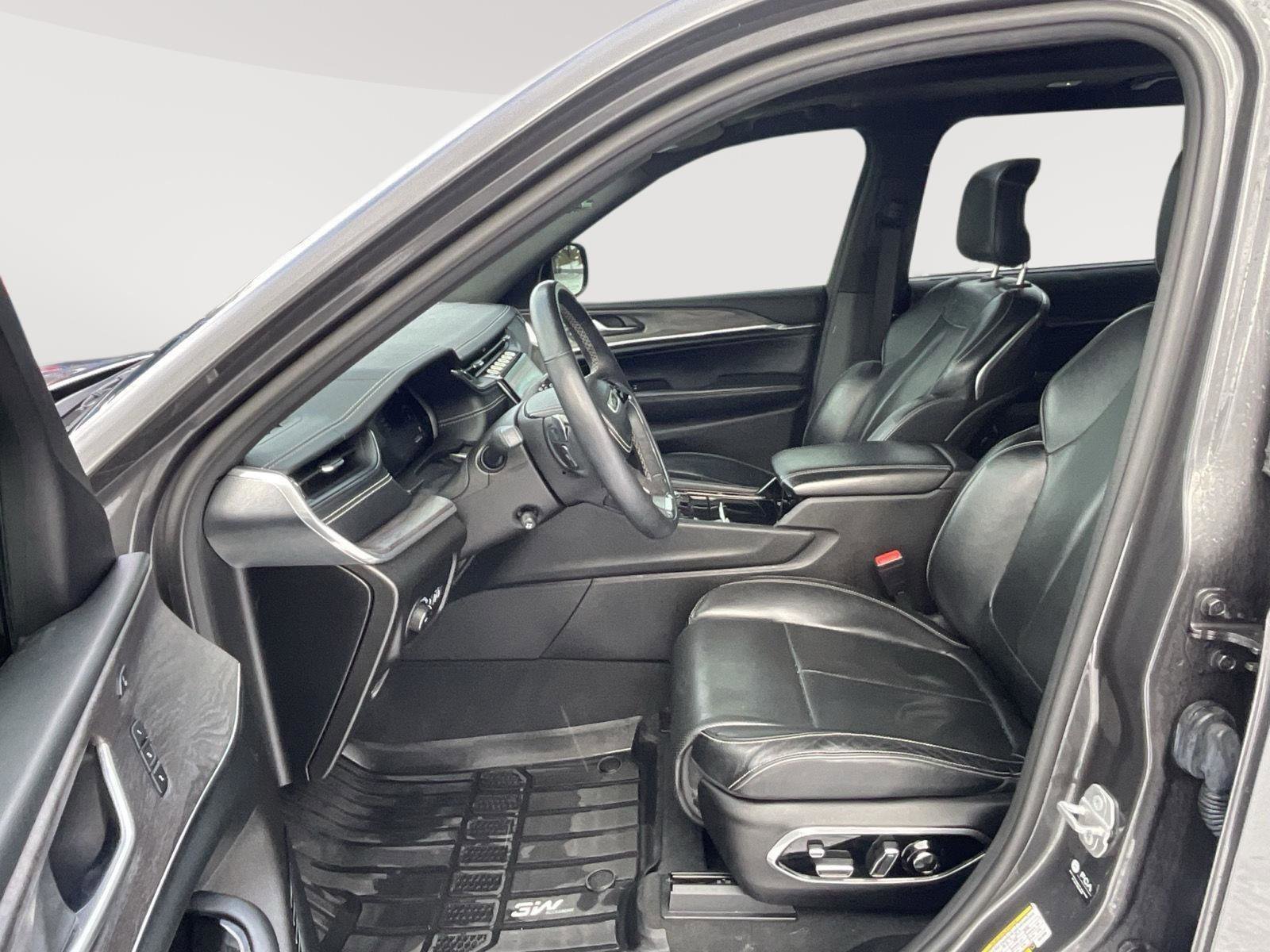 Used 2022 Jeep Grand Cherokee L Overland w/ Luxury Tech Group IV image 27