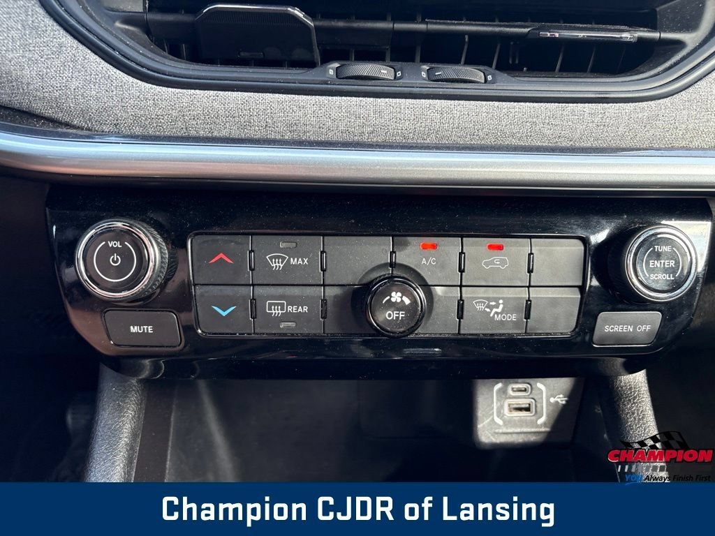 Used 2024 Jeep Compass Latitude AWD/4WD image 25