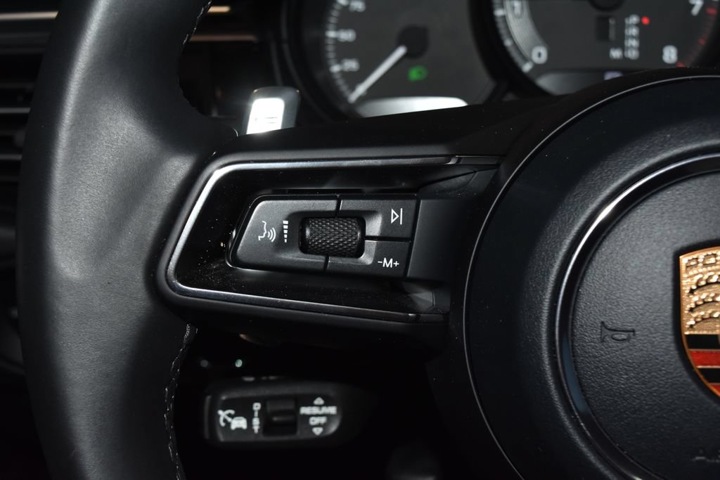 Certified 2026 Porsche Macan AWD/4WD image 10
