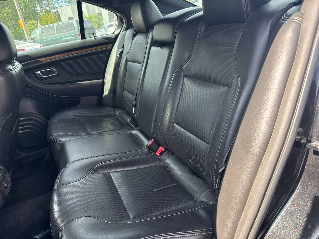 Used 2014 Ford Taurus Limited FWD image 11