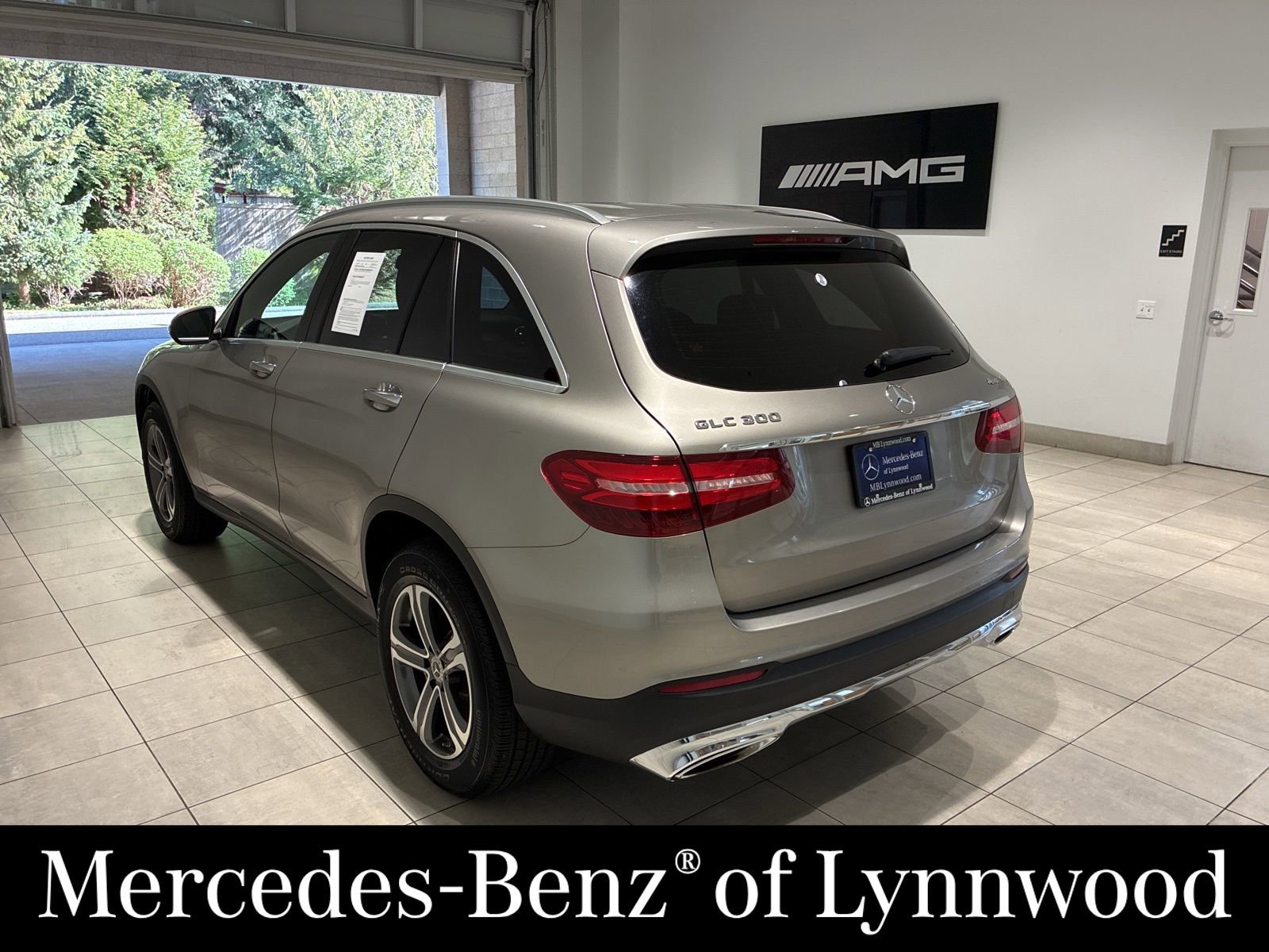 Used 2019 Mercedes-Benz GLC 300 4MATIC image 4
