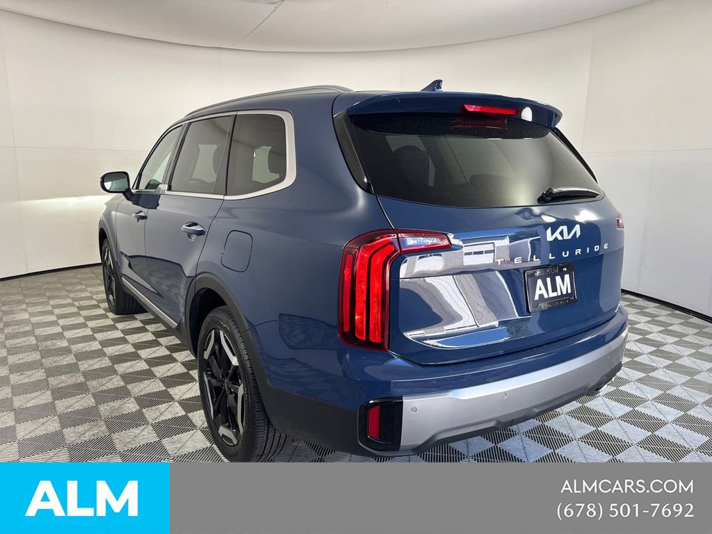 Used 2025 Kia Telluride S FWD image 9