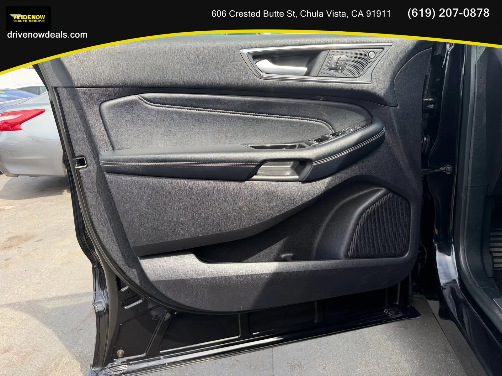 Used 2019 Ford Edge Titanium FWD image 11